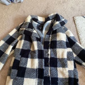 Billabong black and white fuzzy jacket worn 1 time